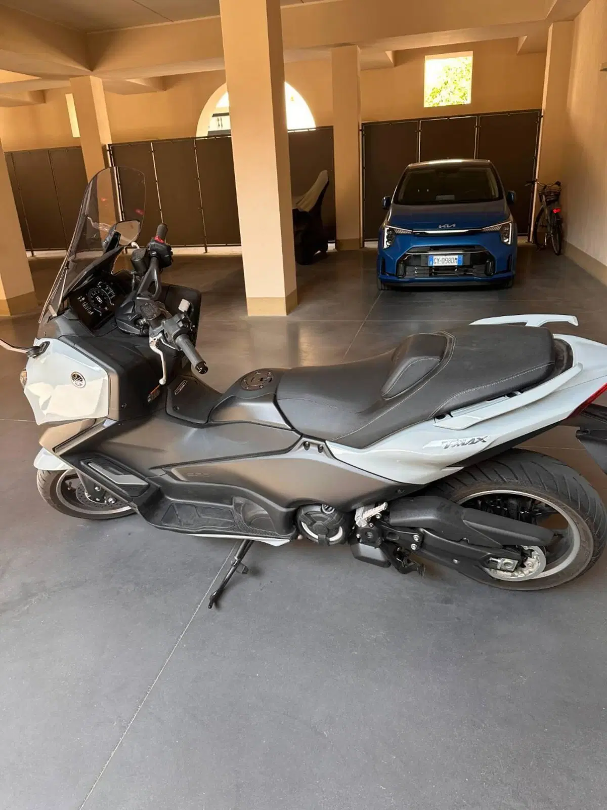 Yamaha T-Max 560 Tech Max (2025 - 26) (3)