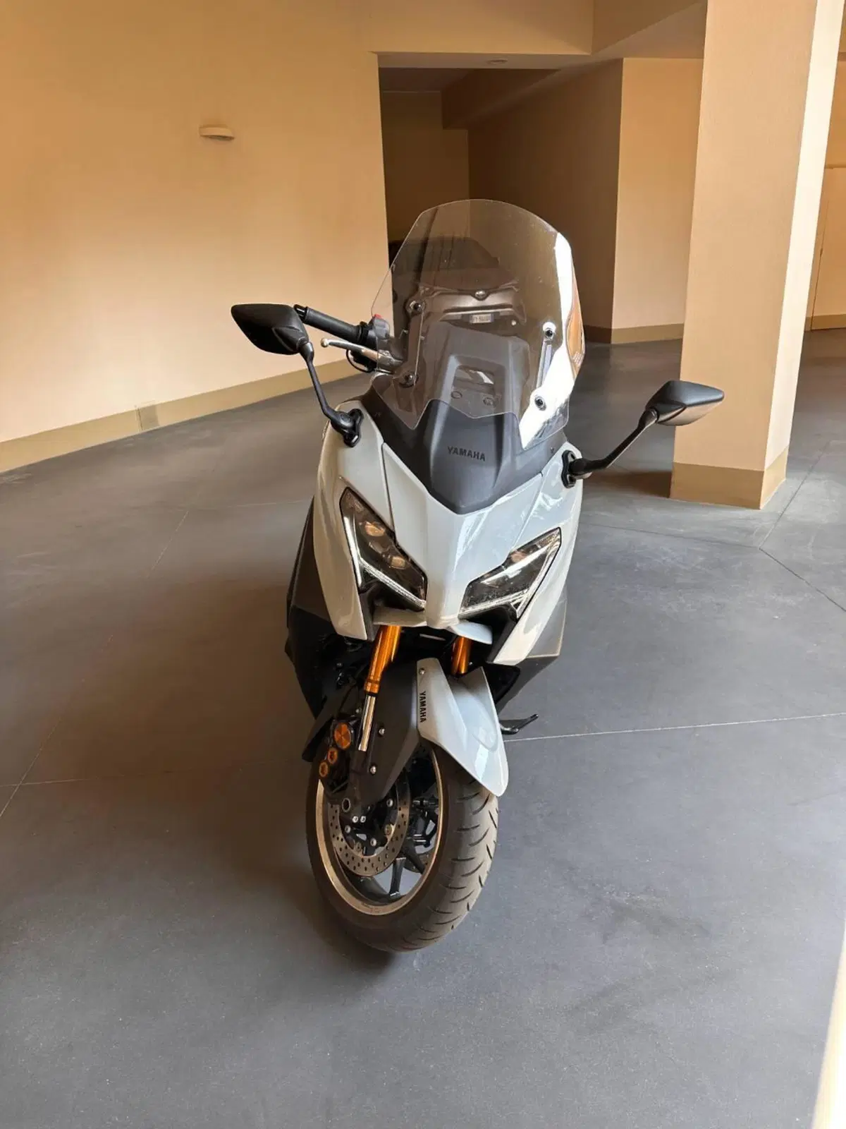 Yamaha T-Max 560 Tech Max (2025 - 26) (4)