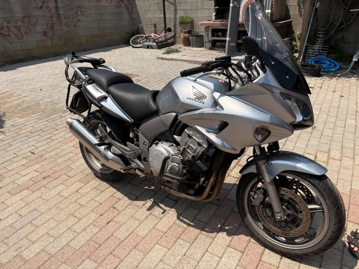 Honda CBF 600 (2004 - 06) (3)