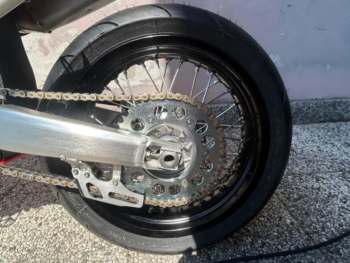 Honda CRF 450R (2024) (5)