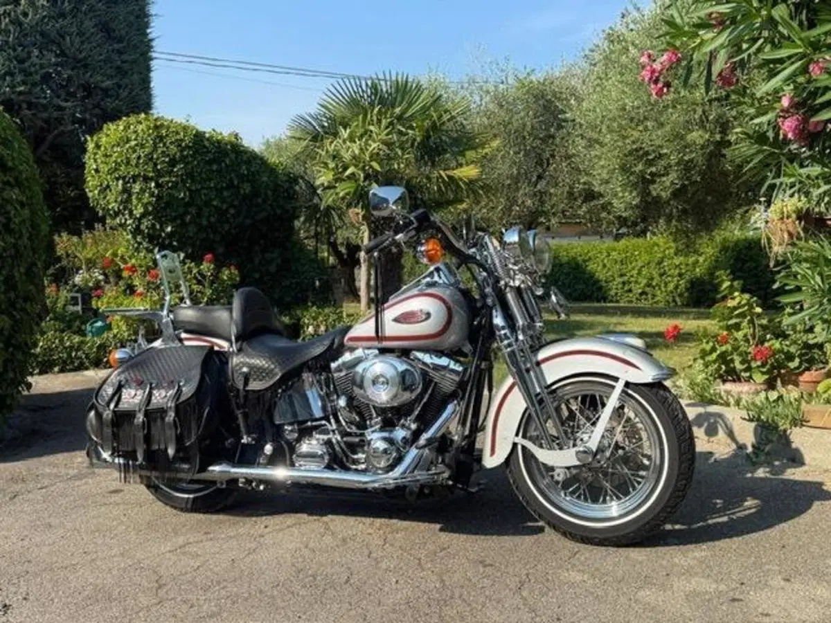 Harley-Davidson 1450 Heritage Springer (2000 - 03) - FLSTS