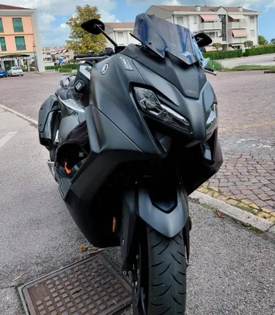 Yamaha T-Max 560 (2022 - 24) usata