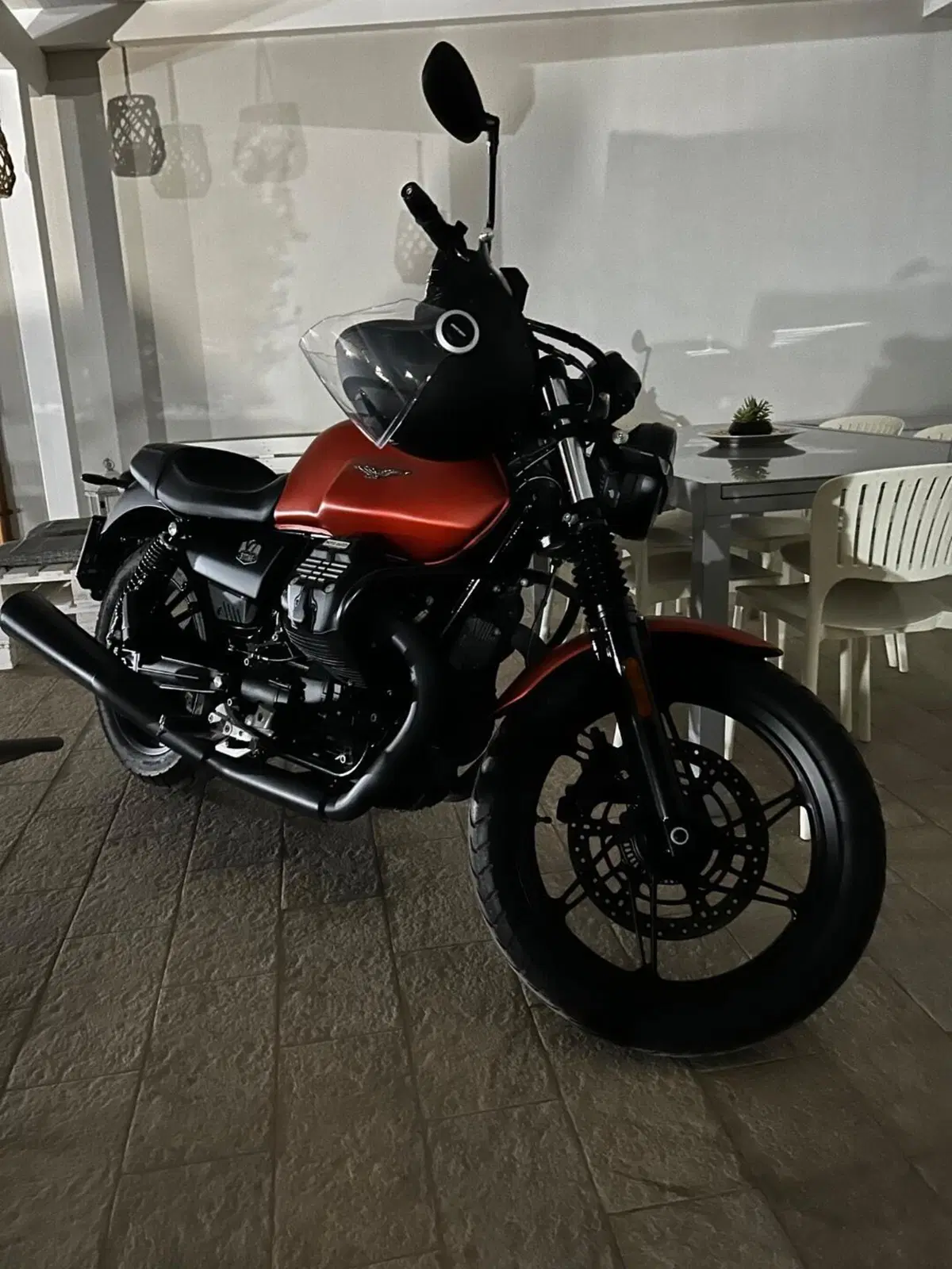 Moto Guzzi V7 850 Stone Special Abs (2021) (4)