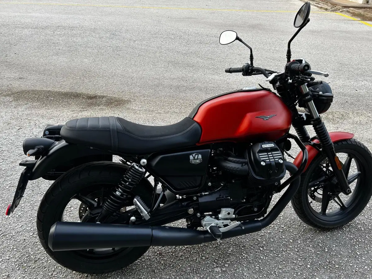 Moto Guzzi V7 850 Stone Special Abs (2021) (5)
