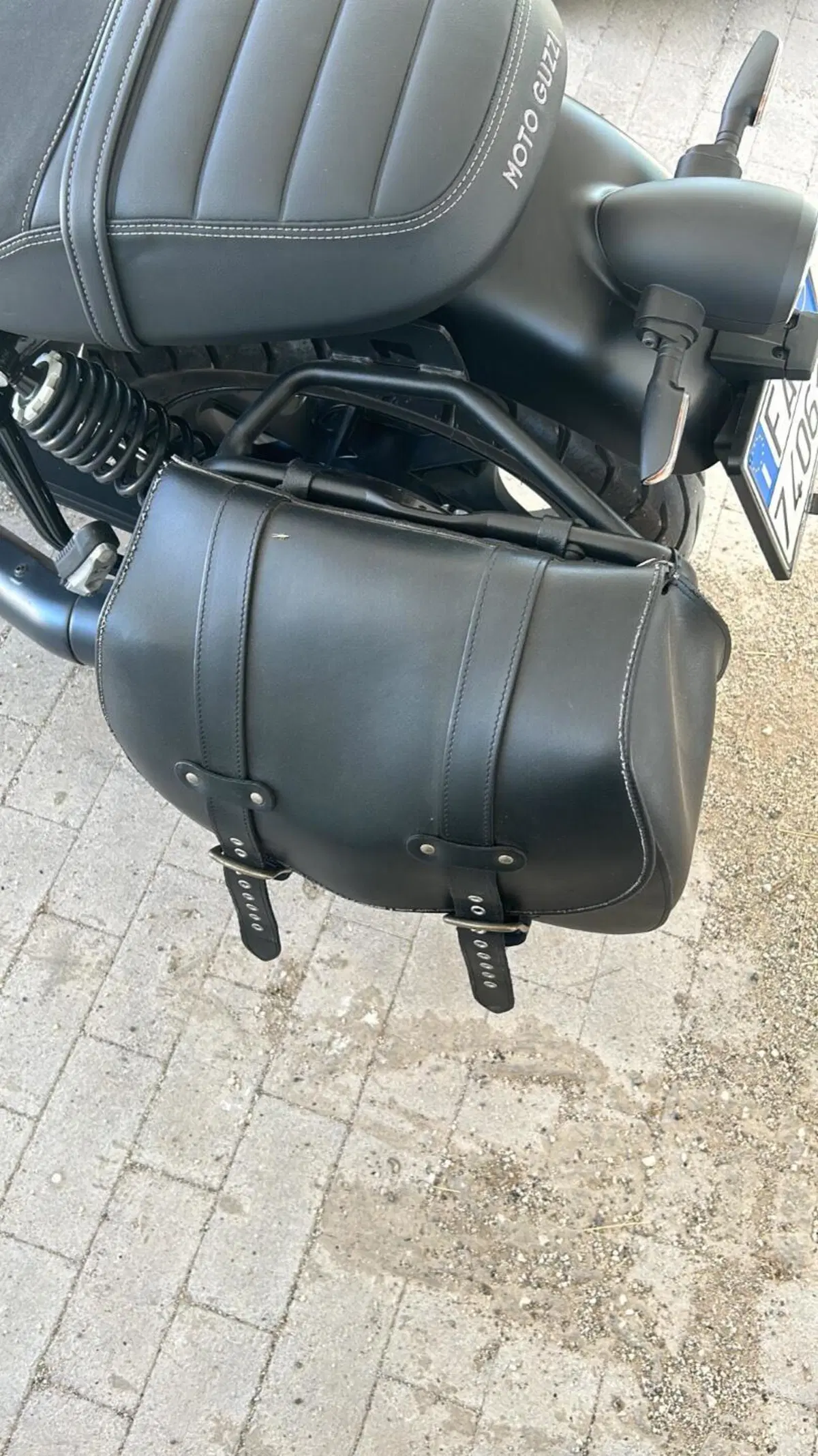 Moto Guzzi V7 850 Stone Special Abs (2021) (8)