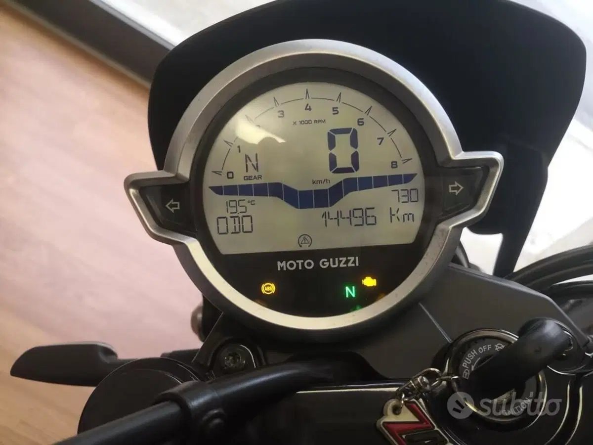 Moto Guzzi V7 850 Stone Special Abs (2021) (12)