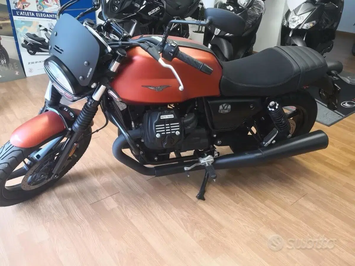 Moto Guzzi V7 850 Stone Special Abs (2021) (14)