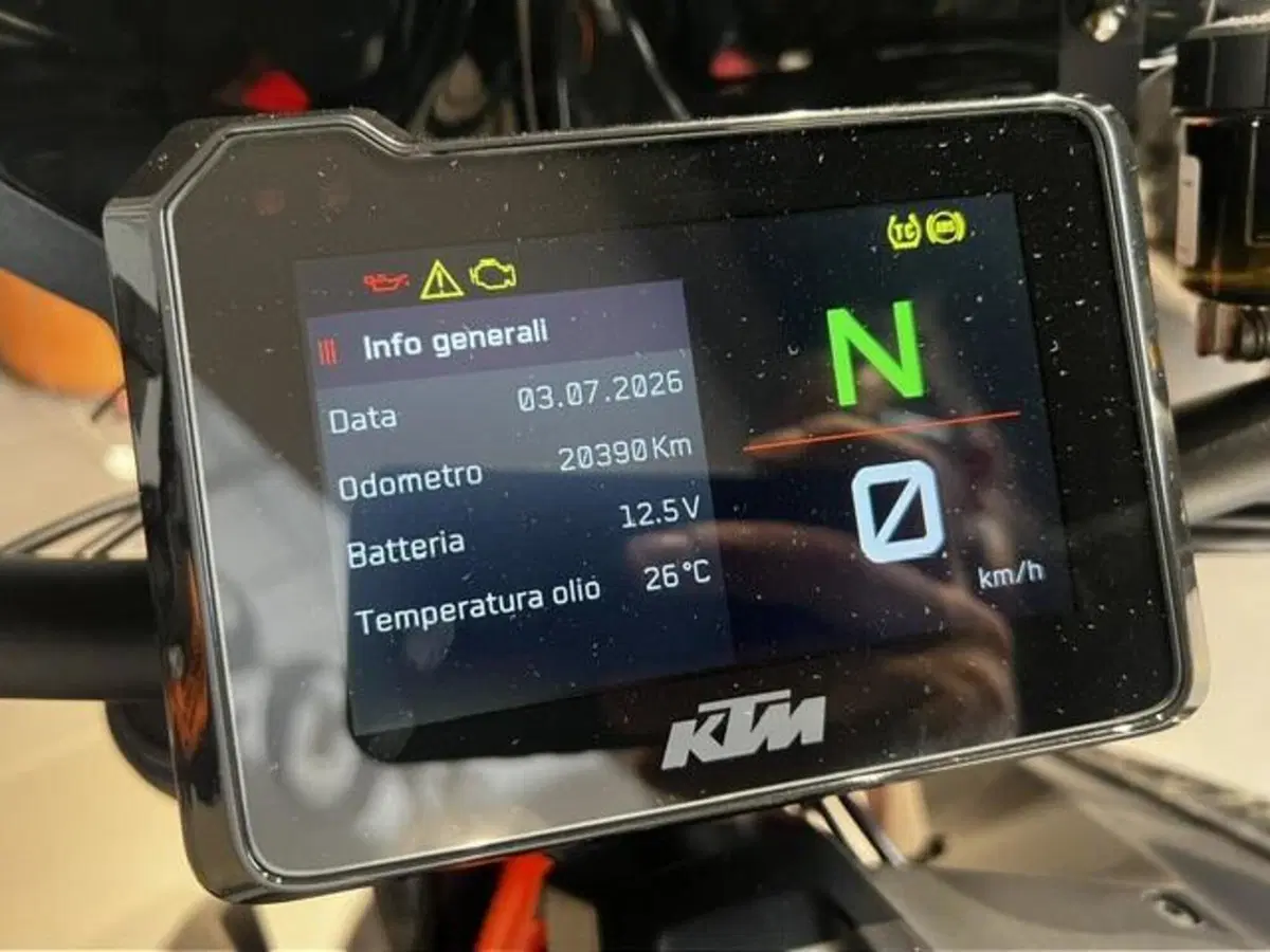 KTM 1290 Super Duke R (2022 - 23) (5)