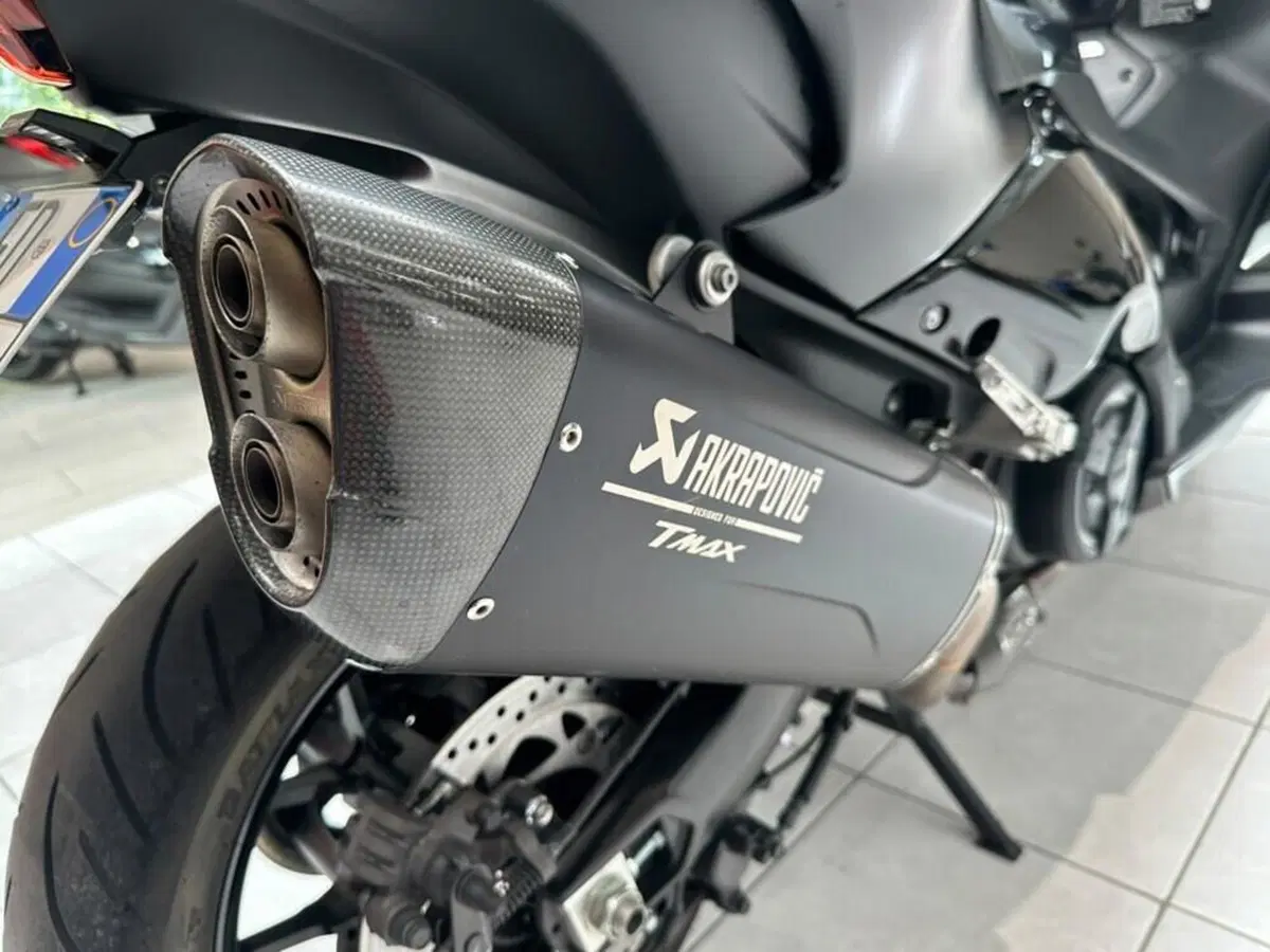 Yamaha T-Max 560 Tech Max (2022 - 24) (6)