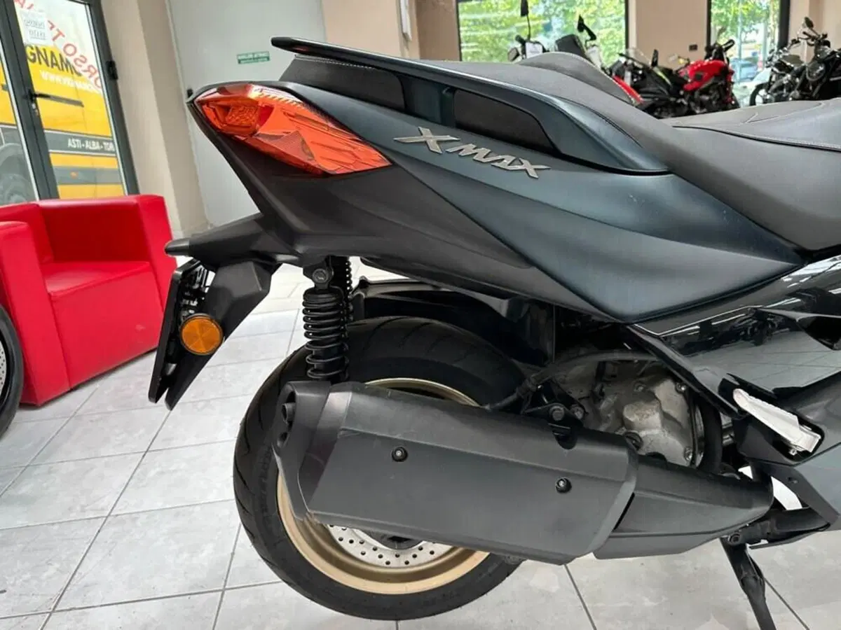 Yamaha X-Max 300 Tech Max (2021 - 24) (5)
