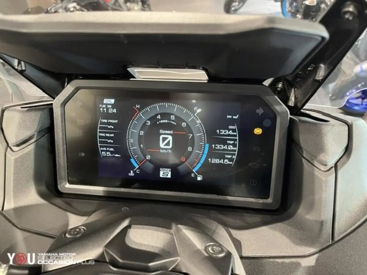 Yamaha T-Max 560 Tech Max (2025 - 26) (7)