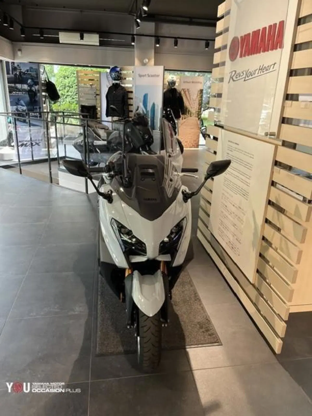 Yamaha T-Max 560 Tech Max (2025 - 26) (5)
