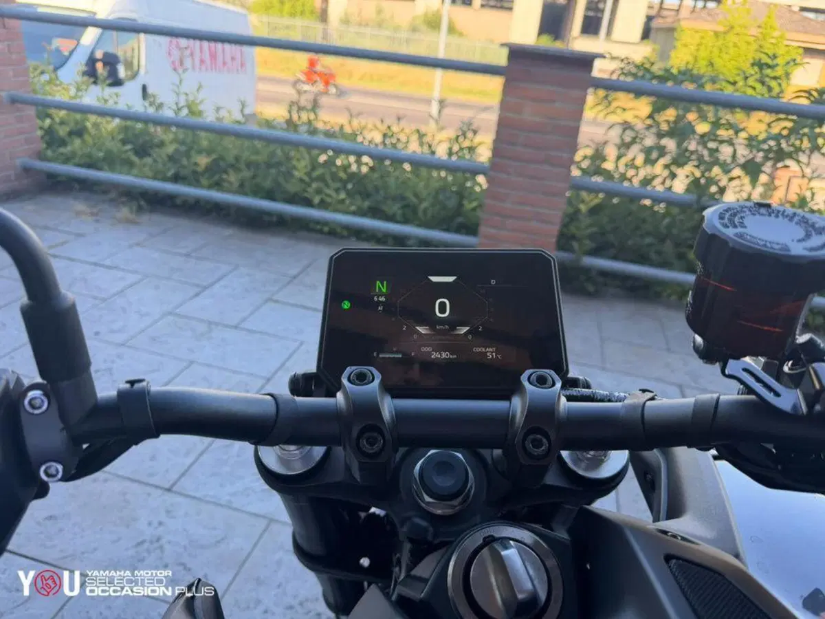 Yamaha MT-09 Y-AMT (2024 - 26) (4)