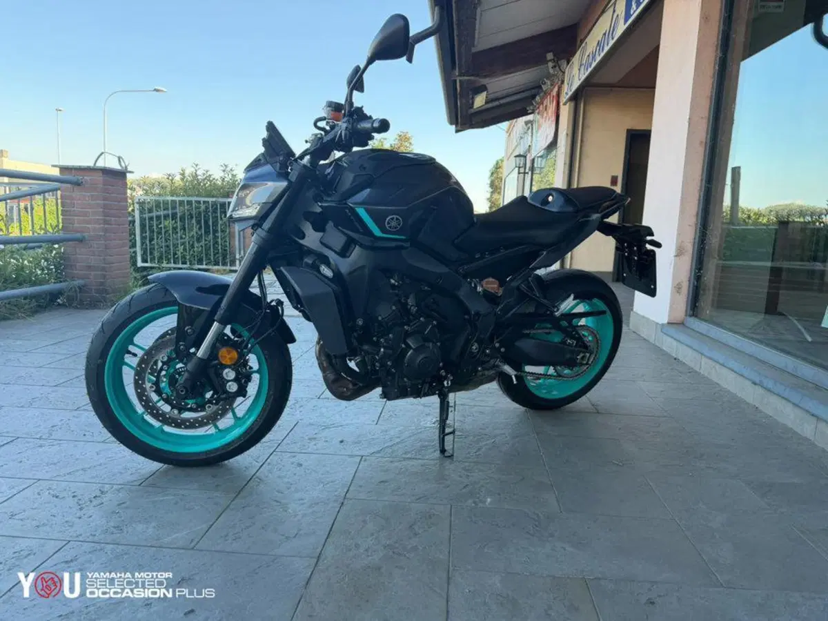Yamaha MT-09 Y-AMT (2024 - 26) (3)
