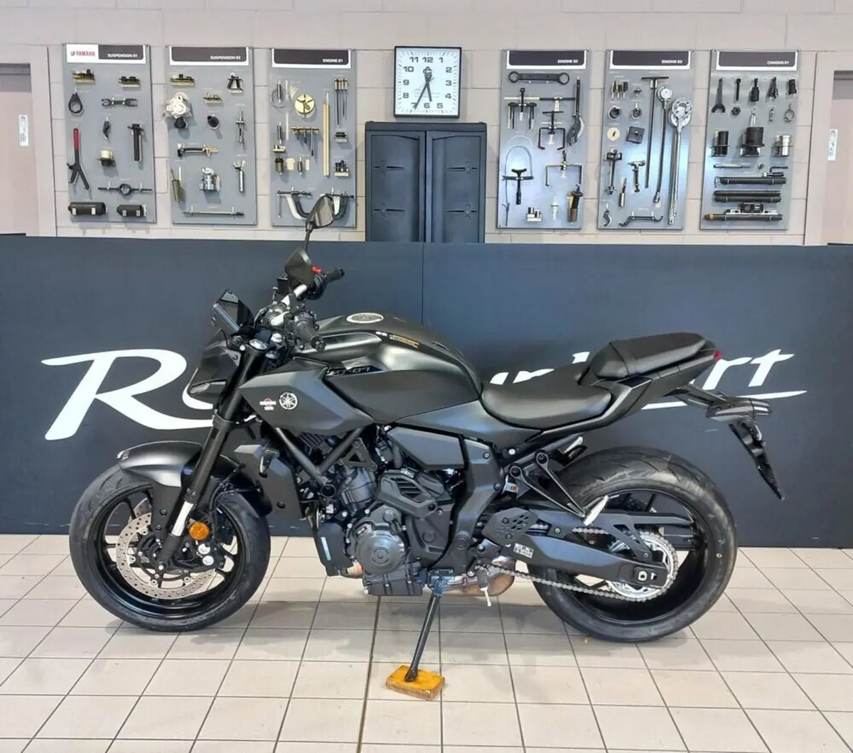 Yamaha MT-07 Y-AMT (2025 - 26) (2)