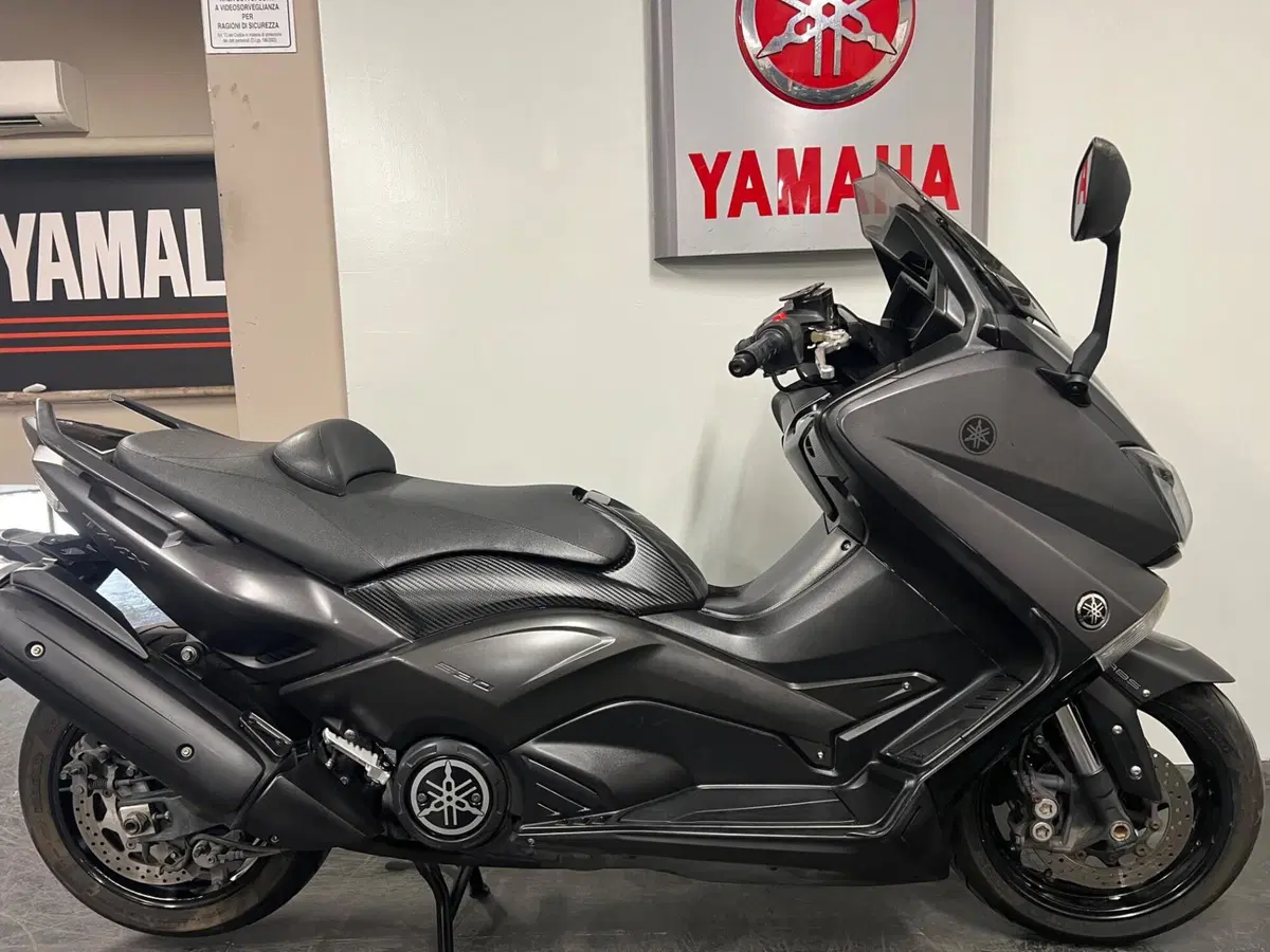Yamaha T-Max 530 (2015 - 16)