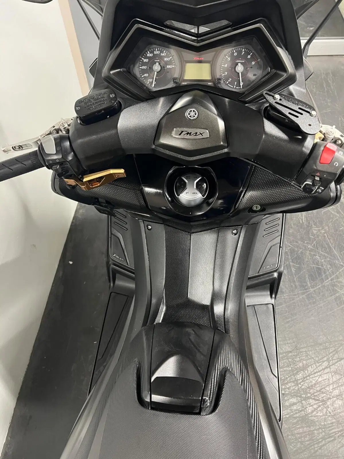 Yamaha T-Max 530 (2015 - 16) (8)