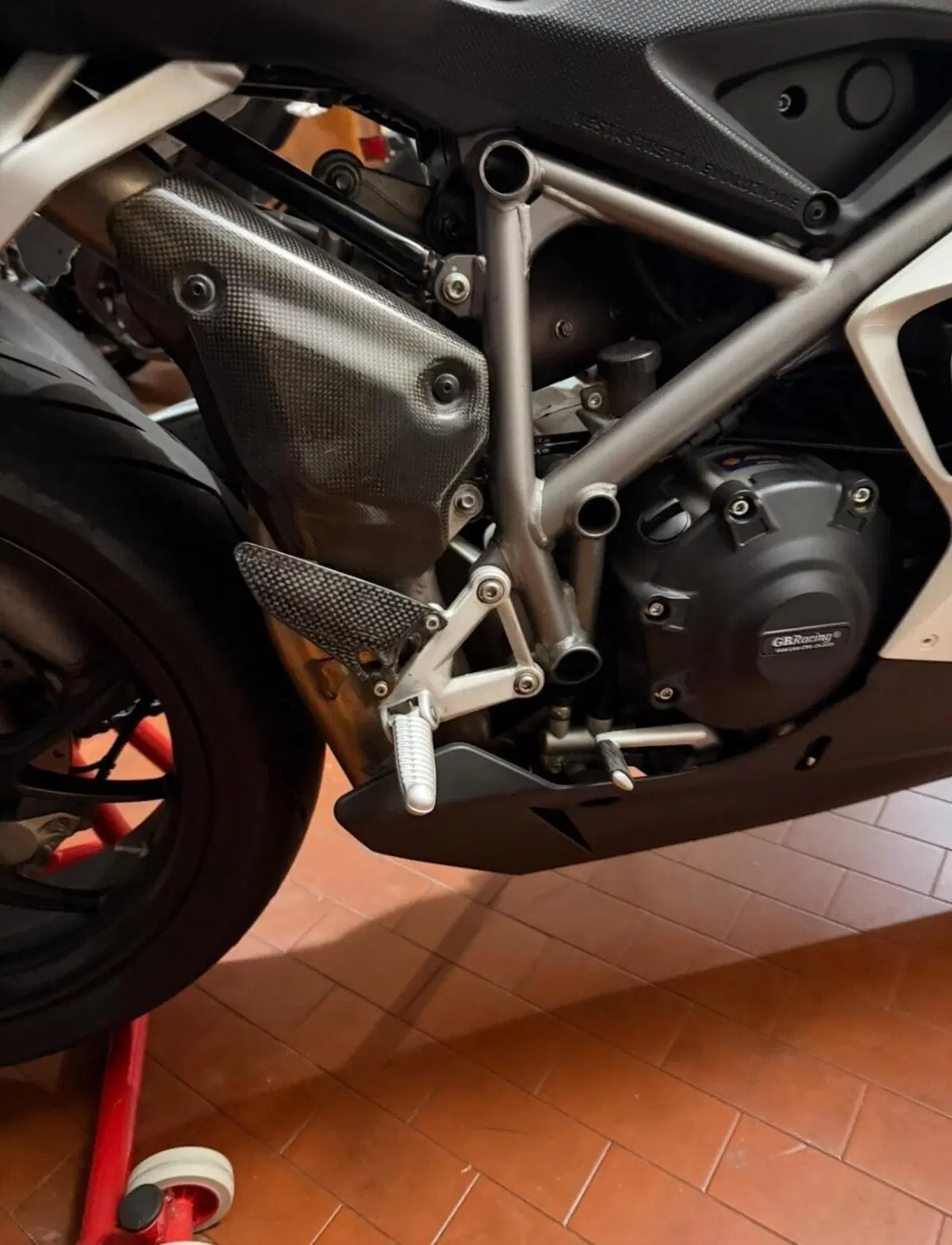 Ducati 848 (2007 - 13) (8)