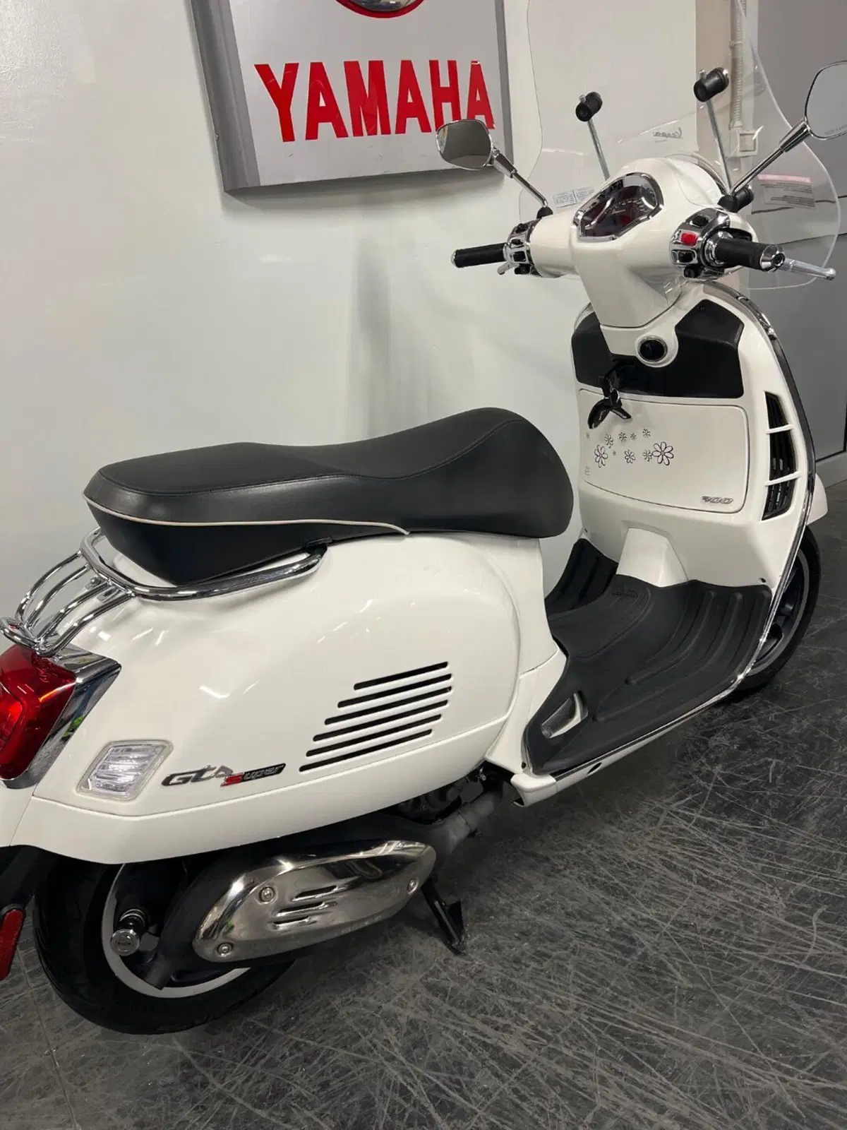 Vespa GTS 300 (2023 - 24) (4)