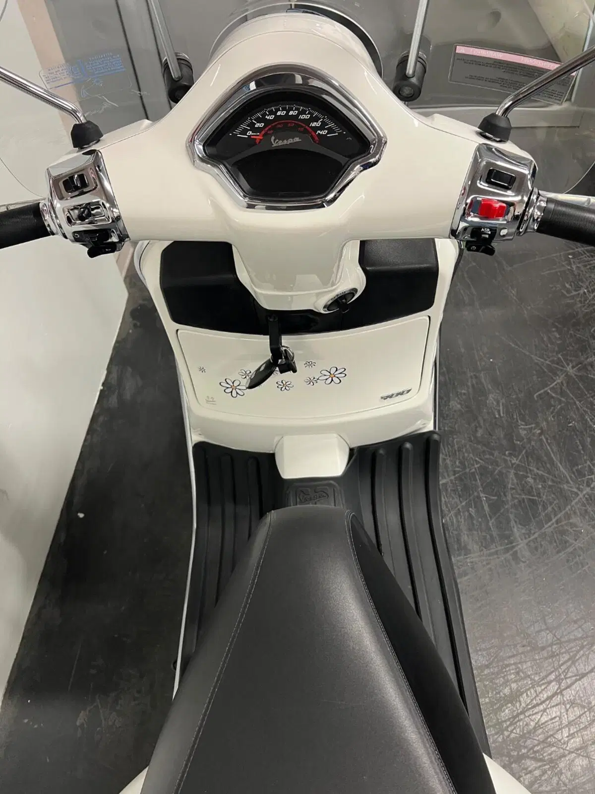 Vespa GTS 300 (2023 - 24) (8)