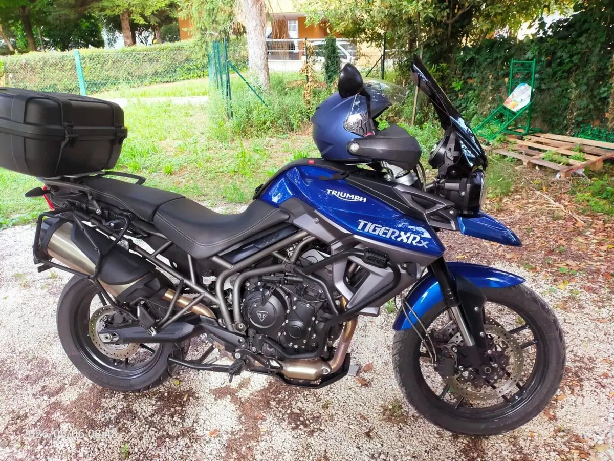 Triumph Tiger 800 XRx (2015 - 17) (2)