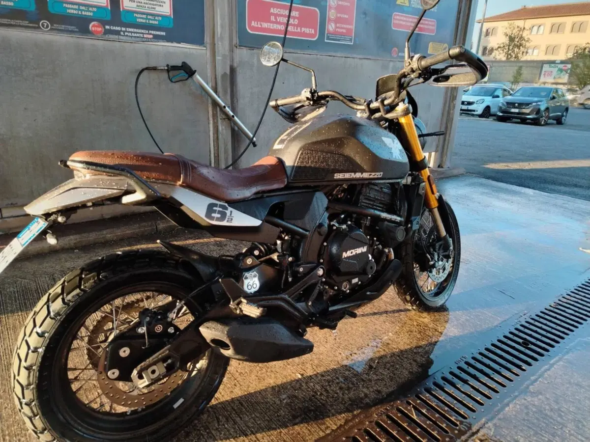 Moto Morini SEIEMMEZZO SCR (2022 - 26) (3)