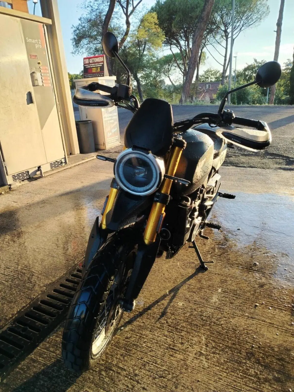 Moto Morini SEIEMMEZZO SCR (2022 - 26) (4)