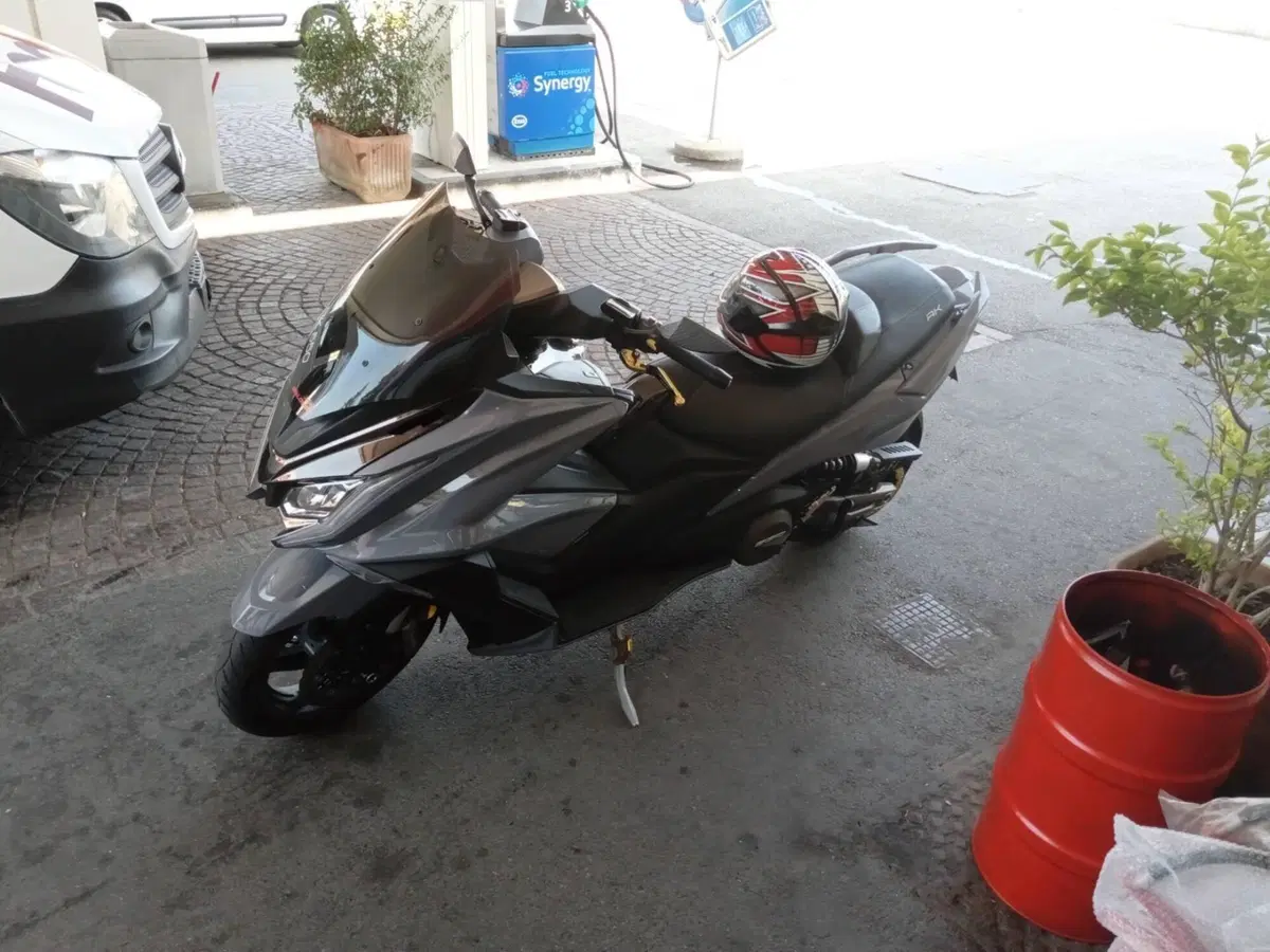 Kymco AK 550 (2017 - 19) (2)