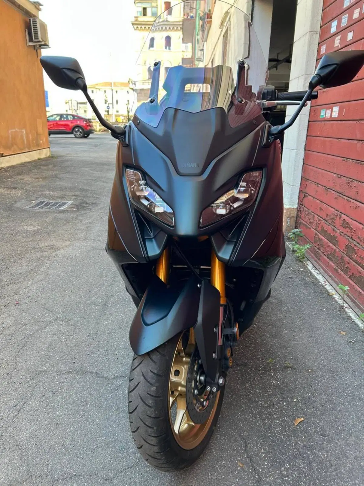Yamaha T-Max 560 Tech Max (2022 - 24) (2)