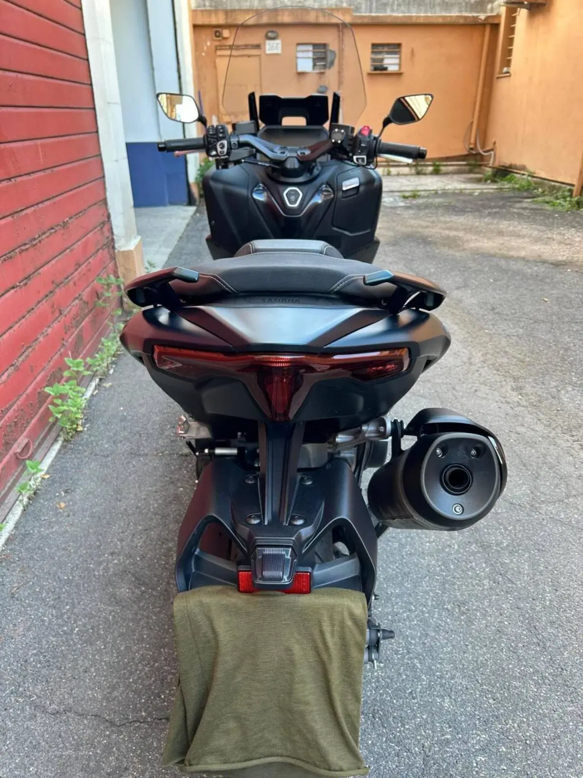 Yamaha T-Max 560 Tech Max (2022 - 24) (7)