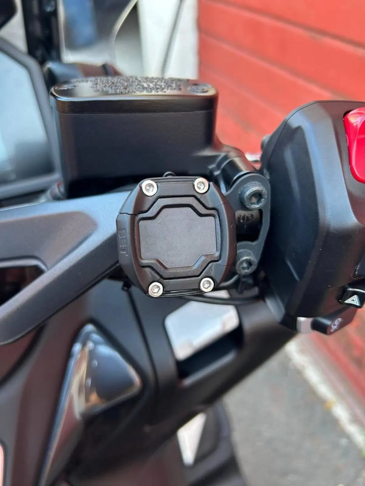Yamaha T-Max 560 Tech Max (2022 - 24) (11)