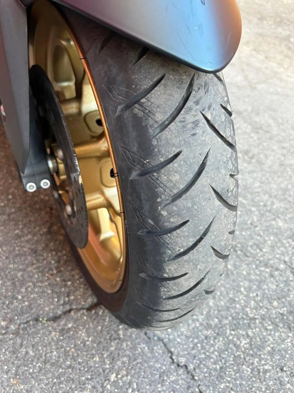 Yamaha T-Max 560 Tech Max (2022 - 24) (12)