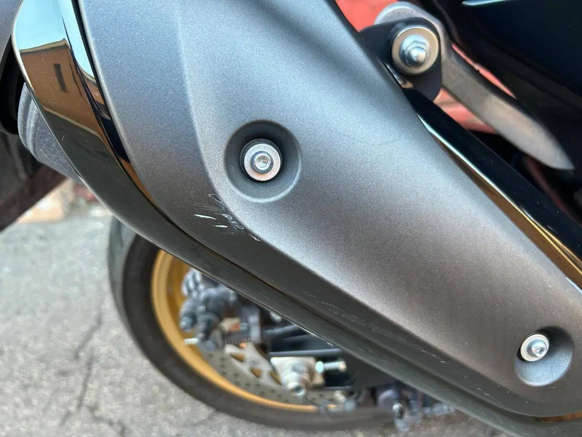 Yamaha T-Max 560 Tech Max (2022 - 24) (14)