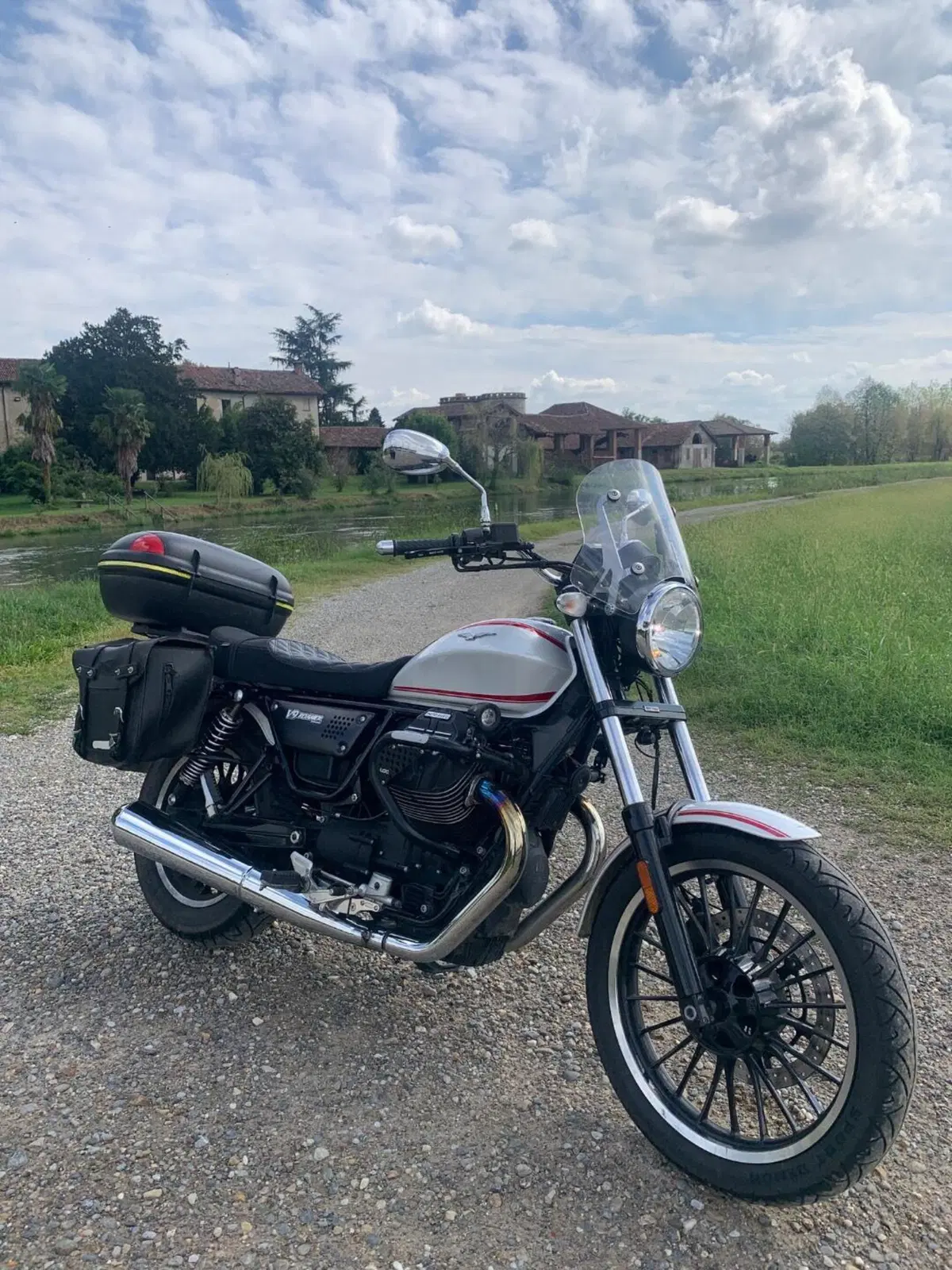 Moto Guzzi V9 Roamer (2016 - 18) (5)