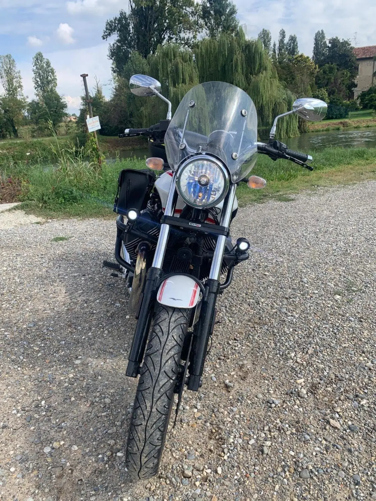 Moto Guzzi V9 Roamer (2016 - 18) (6)