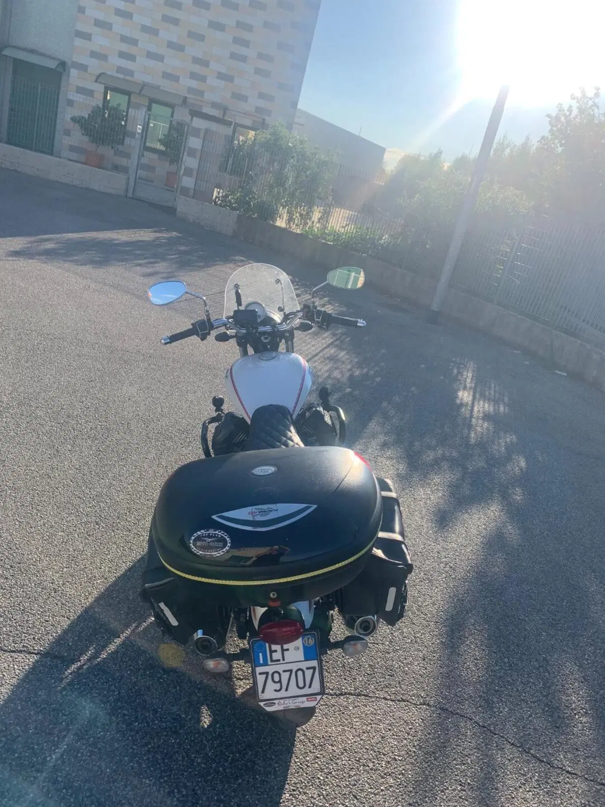 Moto Guzzi V9 Roamer (2016 - 18) (13)