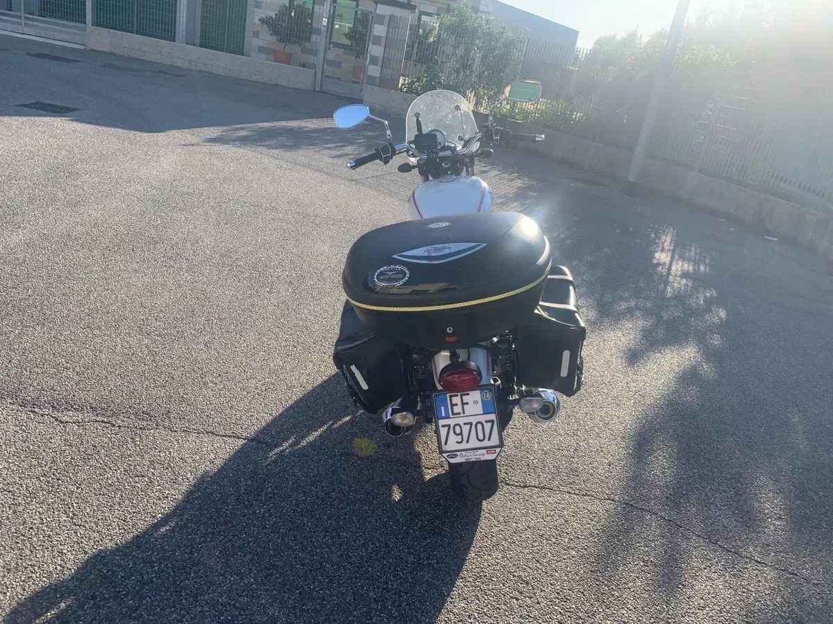 Moto Guzzi V9 Roamer (2016 - 18) (15)