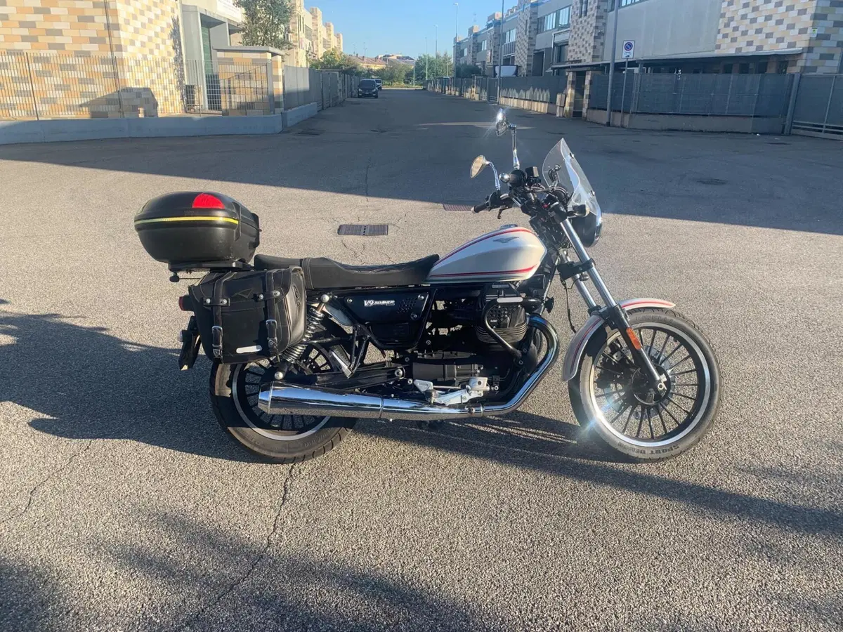 Moto Guzzi V9 Roamer (2016 - 18) (18)