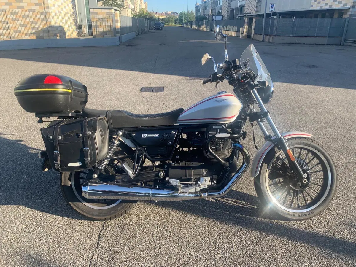 Moto Guzzi V9 Roamer (2016 - 18) (20)