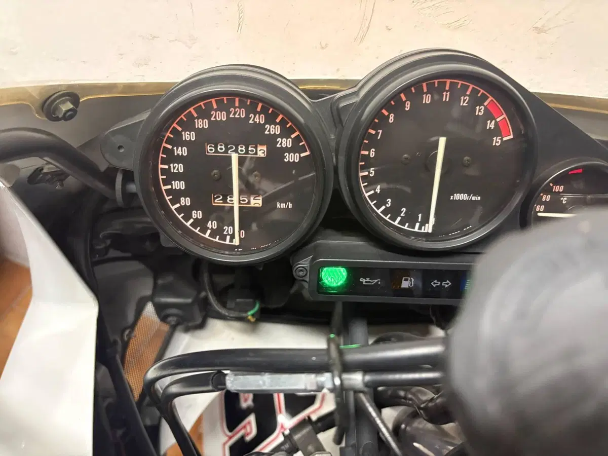 Yamaha FZR 600 R  (5)