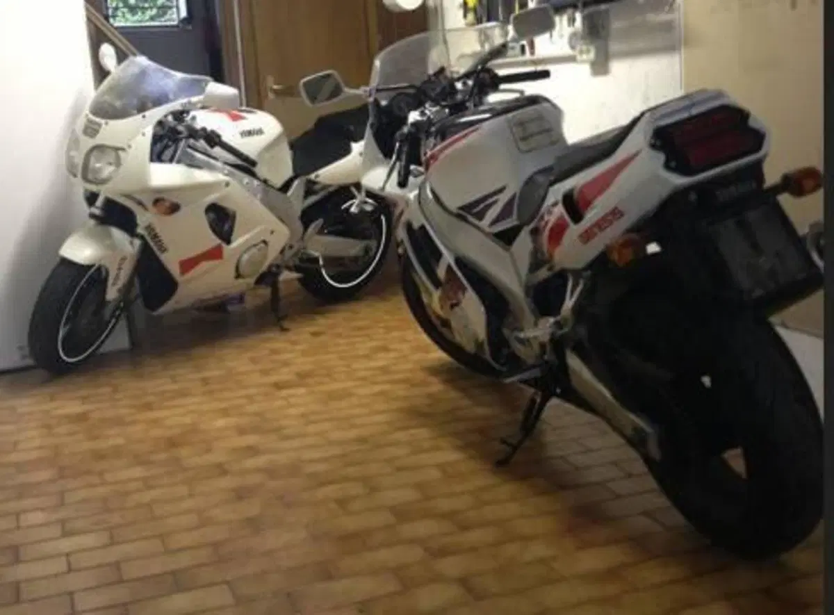 Yamaha FZR 600 R  (6)