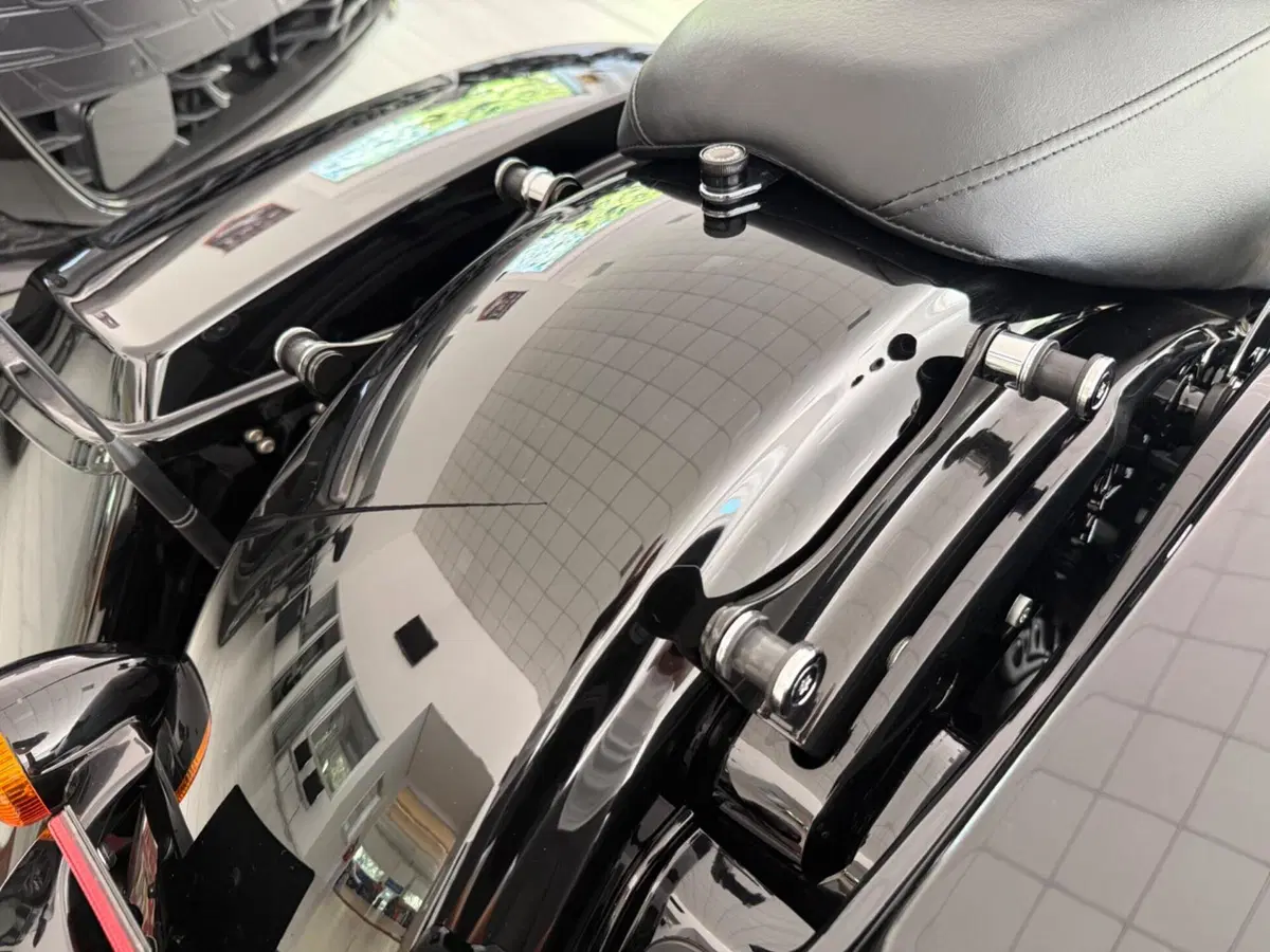 Harley-Davidson 107 Street Glide Special (2017 - 19) - FLHXS (10)