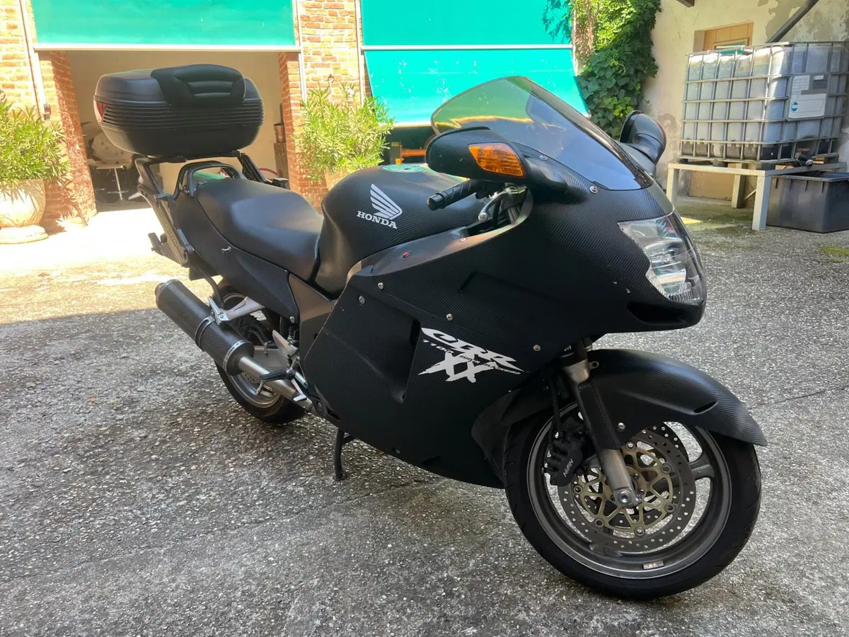 Honda CBR 1100 XX  (2001 - 06) (2)
