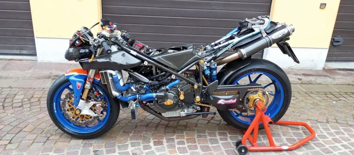 Ducati 748 R (4)