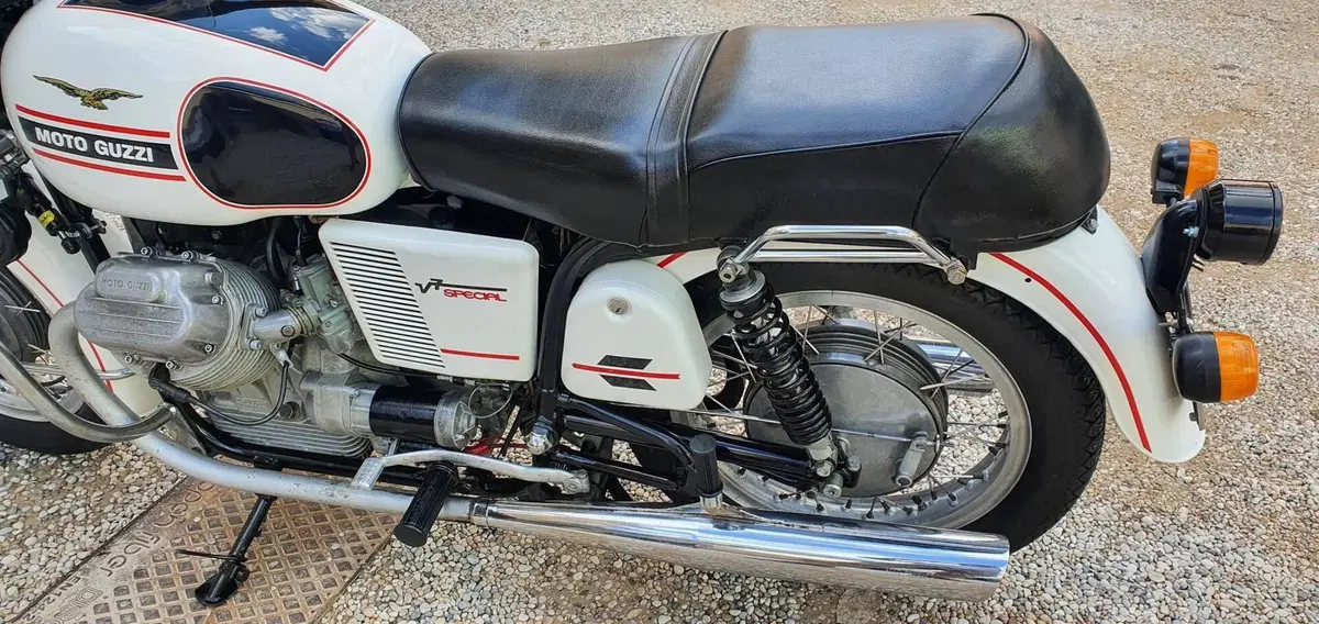 Moto Guzzi V7 750 SPECIAL (4)