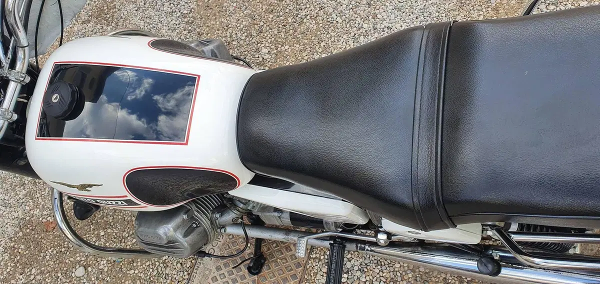 Moto Guzzi V7 750 SPECIAL (6)