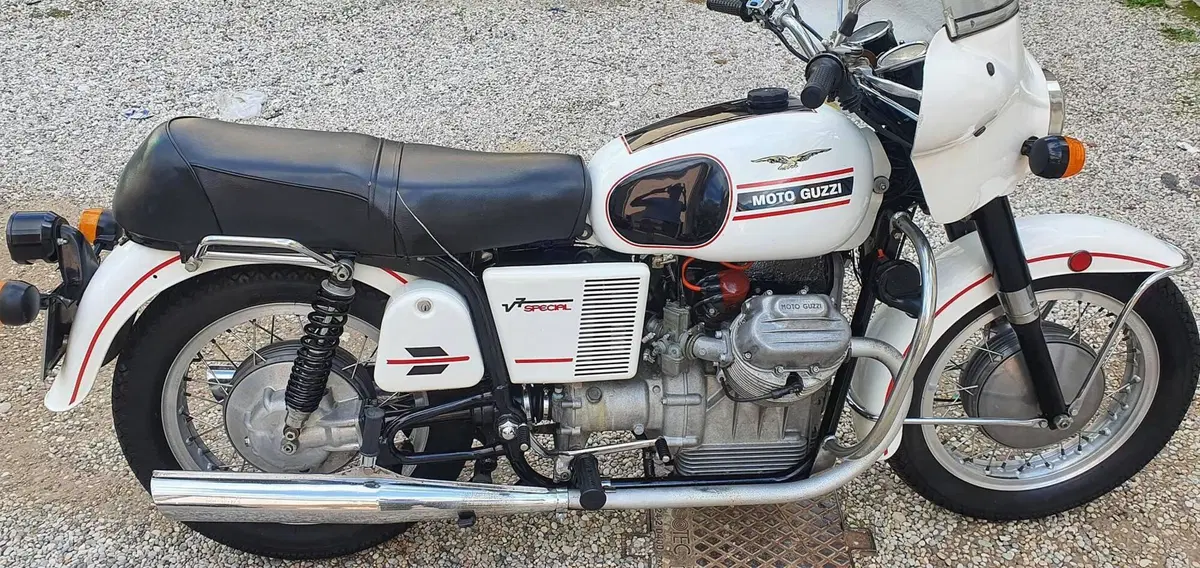 Moto Guzzi V7 750 SPECIAL (7)