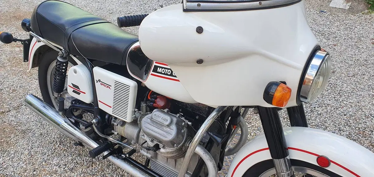 Moto Guzzi V7 750 SPECIAL (9)