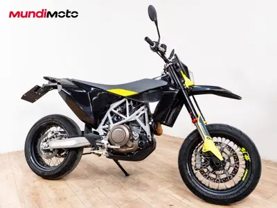 Husqvarna 701 Supermoto (2022) usata