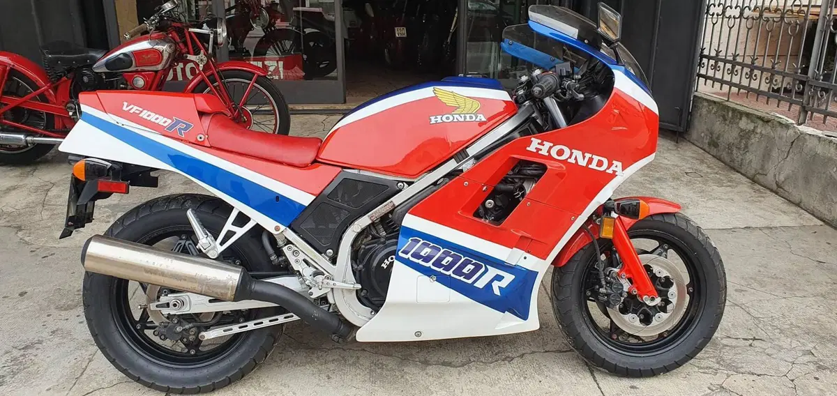 Honda VF 1000 R (7)